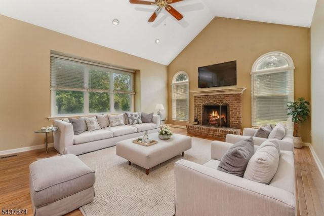 23 Neshanic Dr, Raritan Twp., NJ 08551