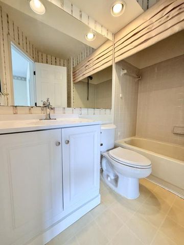 45572 WHITCOMB SQ, Sterling, VA 20166