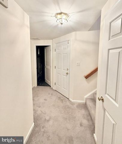 45572 WHITCOMB SQ, Sterling, VA 20166
