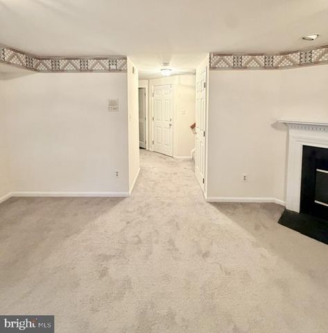 45572 WHITCOMB SQ, Sterling, VA 20166