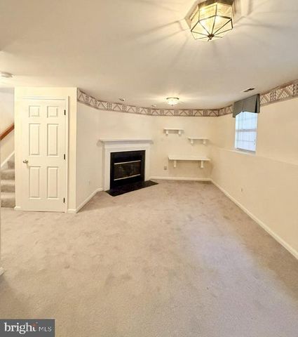 45572 WHITCOMB SQ, Sterling, VA 20166