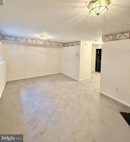 45572 WHITCOMB SQ, Sterling, VA 20166