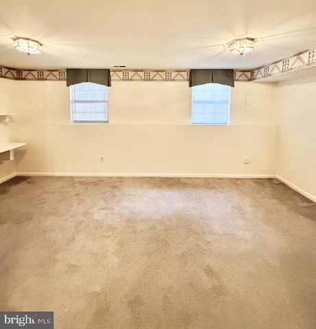 45572 WHITCOMB SQ, Sterling, VA 20166