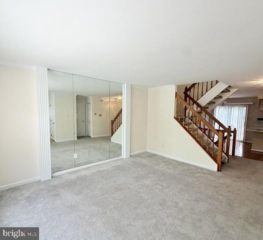 45572 WHITCOMB SQ, Sterling, VA 20166
