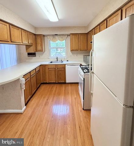 45572 WHITCOMB SQ, Sterling, VA 20166