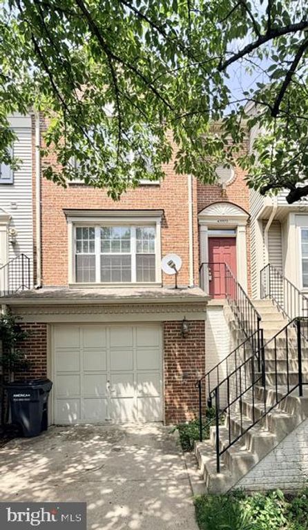 45572 WHITCOMB SQ, Sterling, VA 20166