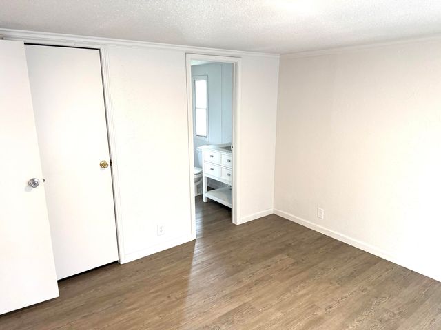 145 Kelli Circle, Hollister, MO 65672