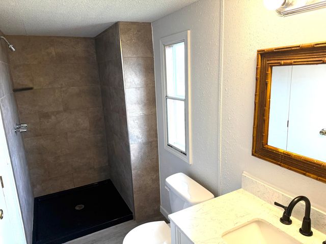 145 Kelli Circle, Hollister, MO 65672