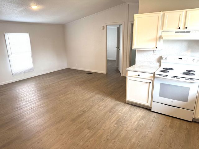 145 Kelli Circle, Hollister, MO 65672