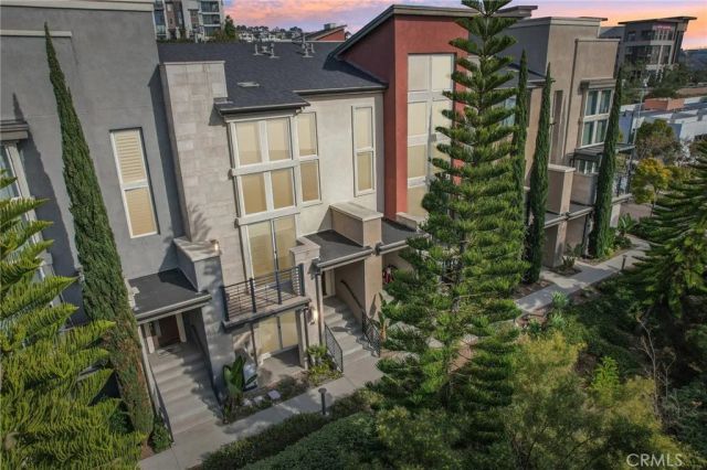 7887 Stylus, San Diego, CA 92108