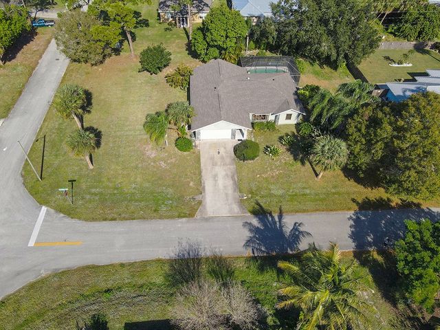 124 Hinchman Avenue, Sebastian, FL 32958