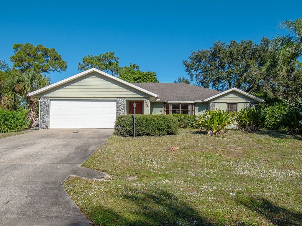 124 Hinchman Avenue, Sebastian, FL 32958