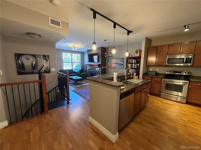 9019 E Panorama Circle D213, Englewood, CO 80112