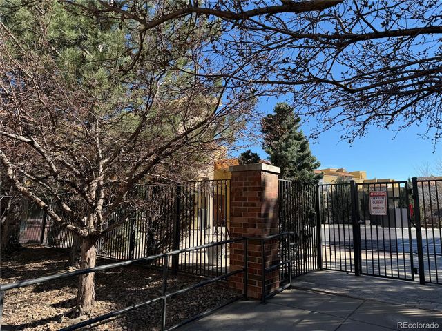 9019 E Panorama Circle D213, Englewood, CO 80112