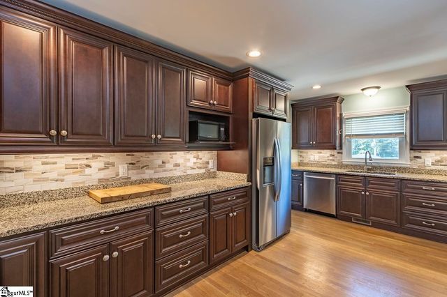 105 Hillandale Road, Seneca, SC 29672