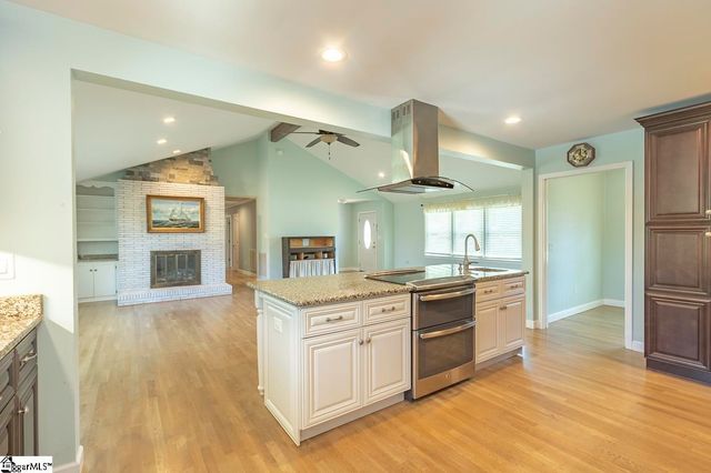 105 Hillandale Road, Seneca, SC 29672