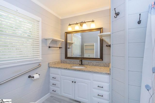 105 Hillandale Road, Seneca, SC 29672