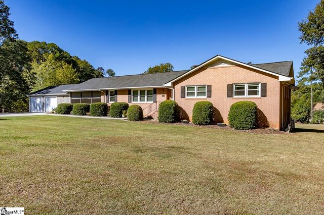 105 Hillandale Road, Seneca, SC 29672