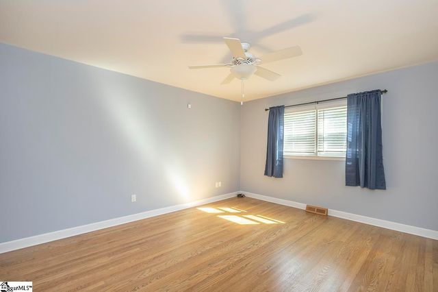 105 Hillandale Road, Seneca, SC 29672