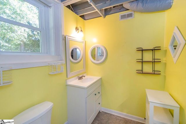 105 Hillandale Road, Seneca, SC 29672
