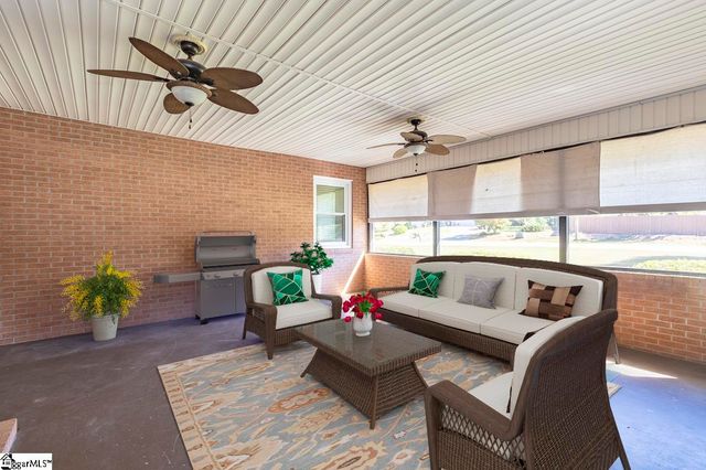 105 Hillandale Road, Seneca, SC 29672