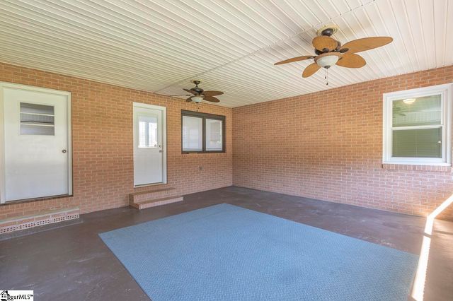 105 Hillandale Road, Seneca, SC 29672