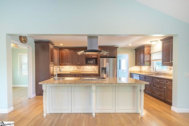 105 Hillandale Road, Seneca, SC 29672