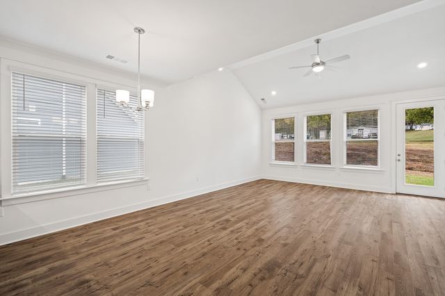 114 Portico Pl, La Vergne, TN 37086