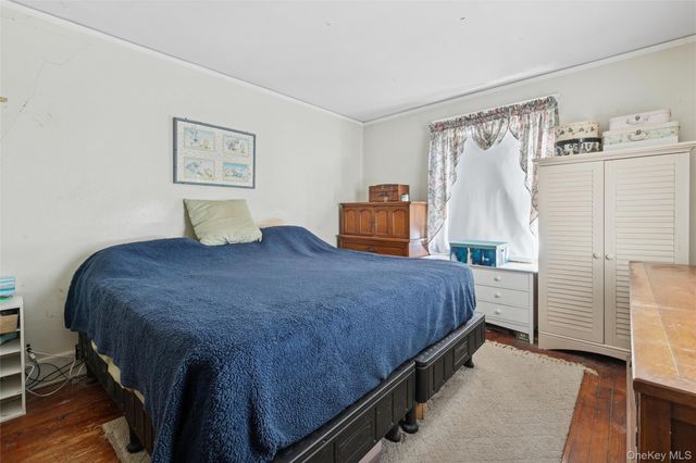 73 Redmond Avenue, Bay Shore, NY 11706