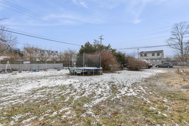 73 Redmond Avenue, Bay Shore, NY 11706