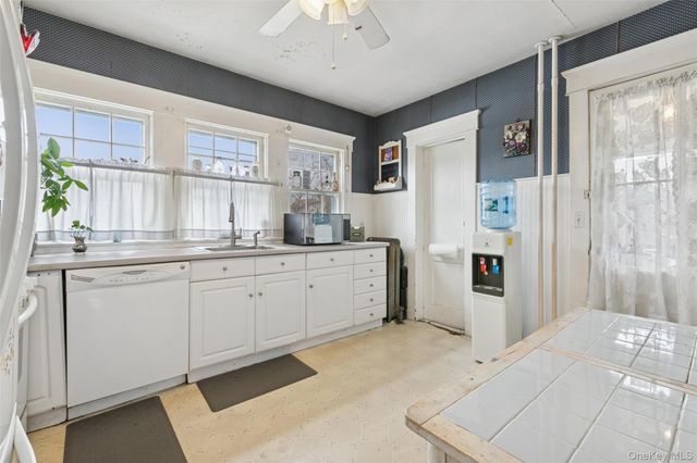 73 Redmond Avenue, Bay Shore, NY 11706