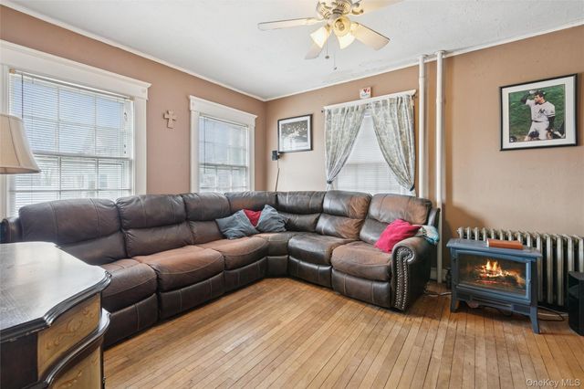 73 Redmond Avenue, Bay Shore, NY 11706