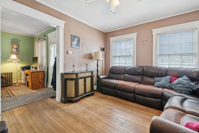 73 Redmond Avenue, Bay Shore, NY 11706