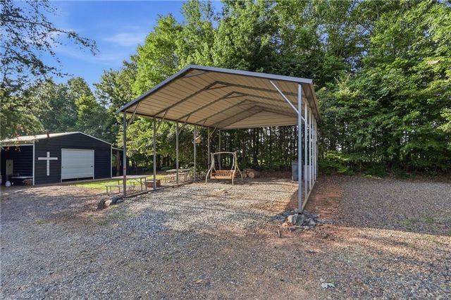 6193 Tri-county Drive, Gibsonville, NC 27249