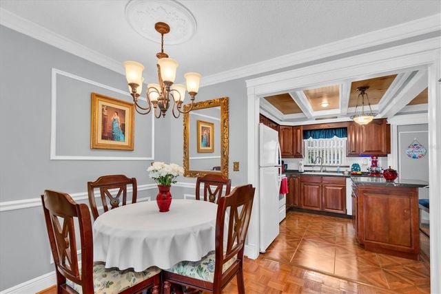 6915 VERSAILLES N, Pinellas Park, FL 33781