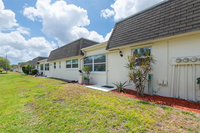 6915 VERSAILLES N, Pinellas Park, FL 33781