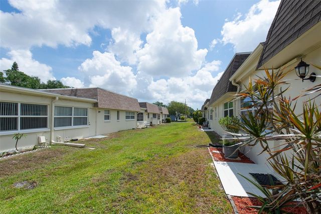 6915 VERSAILLES N, Pinellas Park, FL 33781