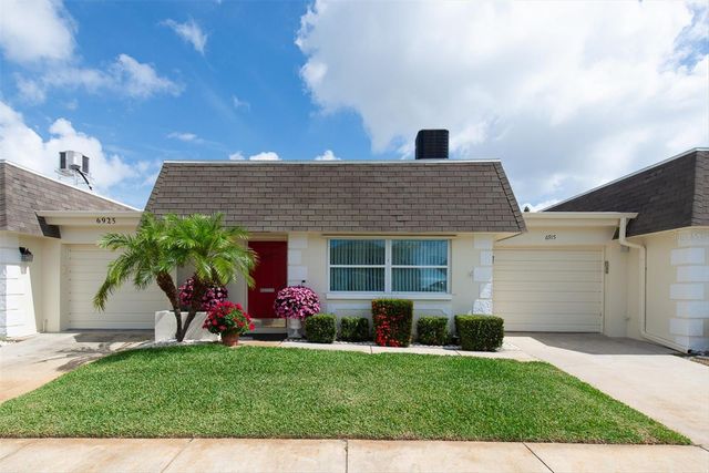 6915 VERSAILLES N, Pinellas Park, FL 33781