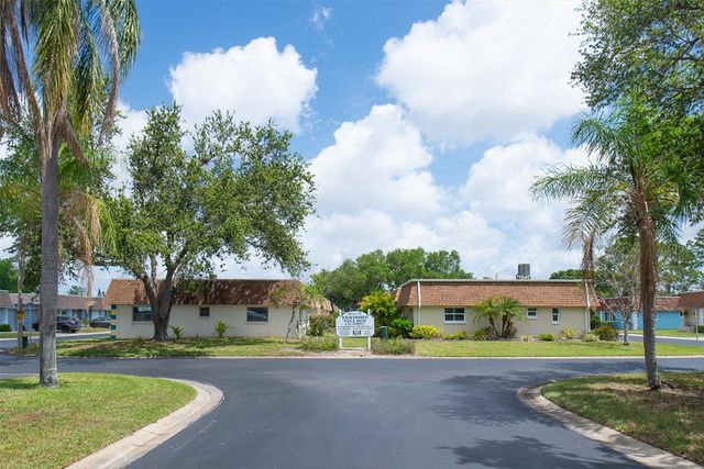 6915 VERSAILLES N, Pinellas Park, FL 33781