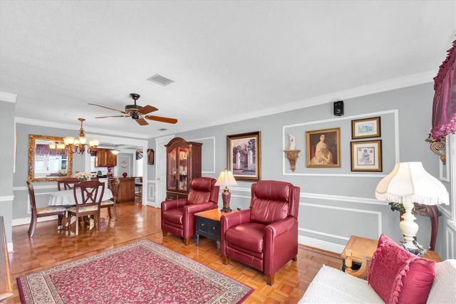 6915 VERSAILLES N, Pinellas Park, FL 33781