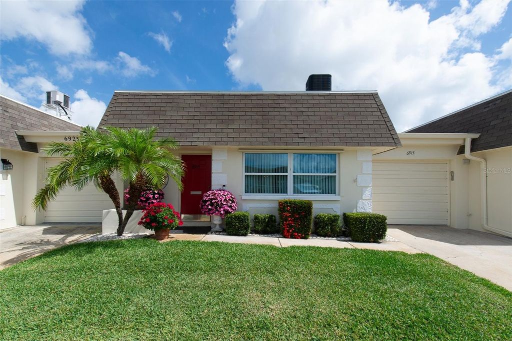 6915 VERSAILLES N, Pinellas Park, FL 33781