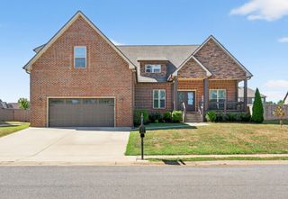 2842 Chatfield Dr, Clarksville, TN 37043