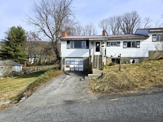 N 723 Greenbrier AVE, Covington, VA 24426