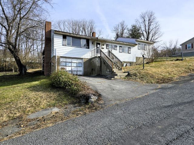 N 723 Greenbrier AVE, Covington, VA 24426