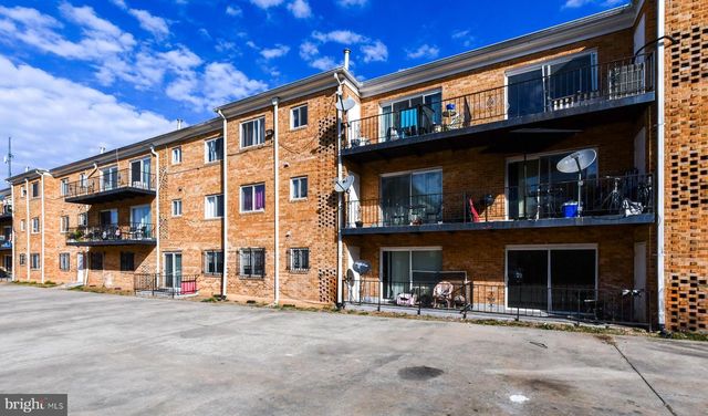 5009 D ST SE #202, Washington, DC 20019