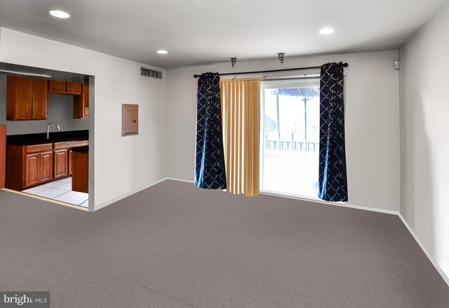 5009 D ST SE #202, Washington, DC 20019