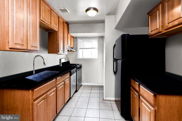 5009 D ST SE #202, Washington, DC 20019