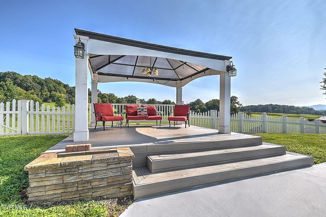 414 Carter Hill Road, Piney Flats, TN 37686