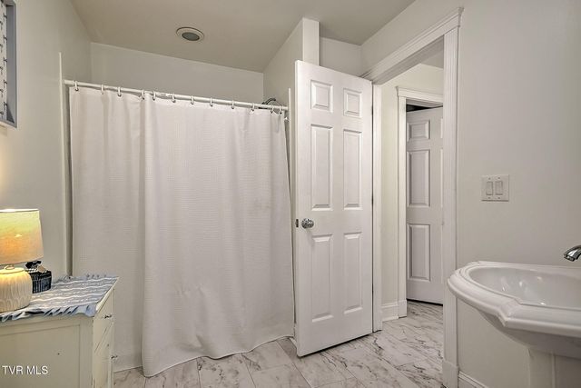 414 Carter Hill Road, Piney Flats, TN 37686