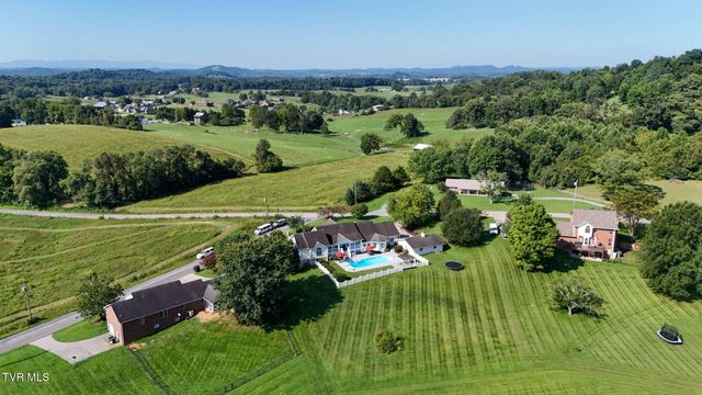 414 Carter Hill Road, Piney Flats, TN 37686